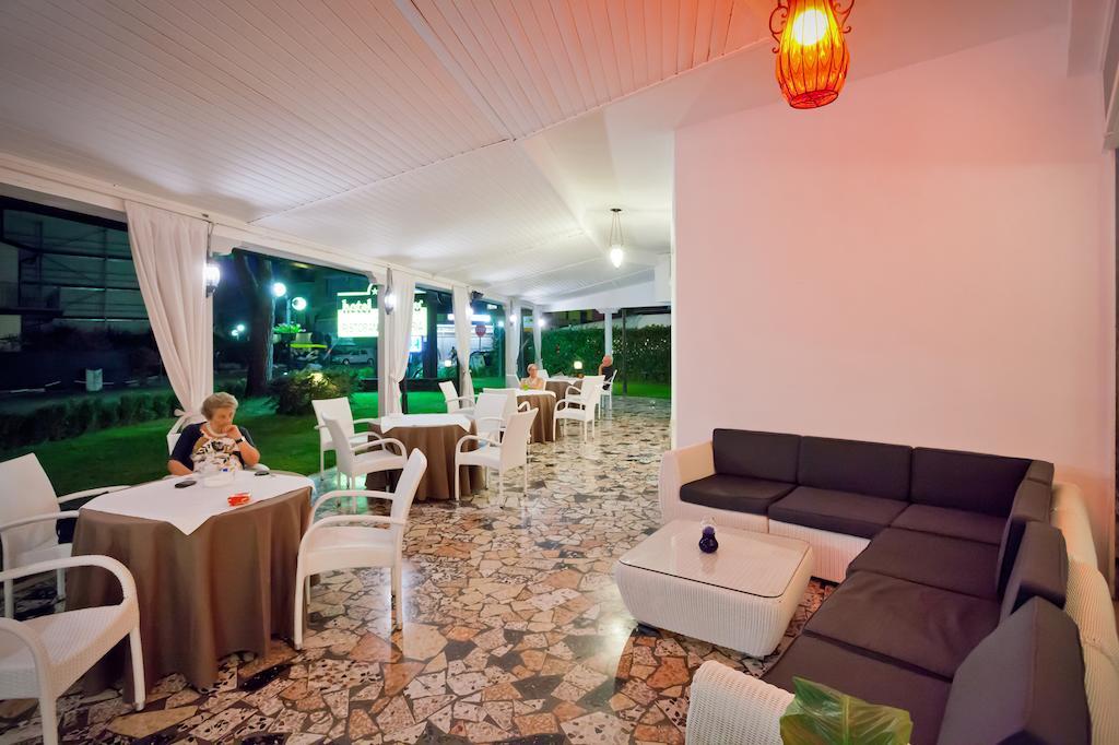 Hotel Marilu Eraclea Mare Bagian luar foto