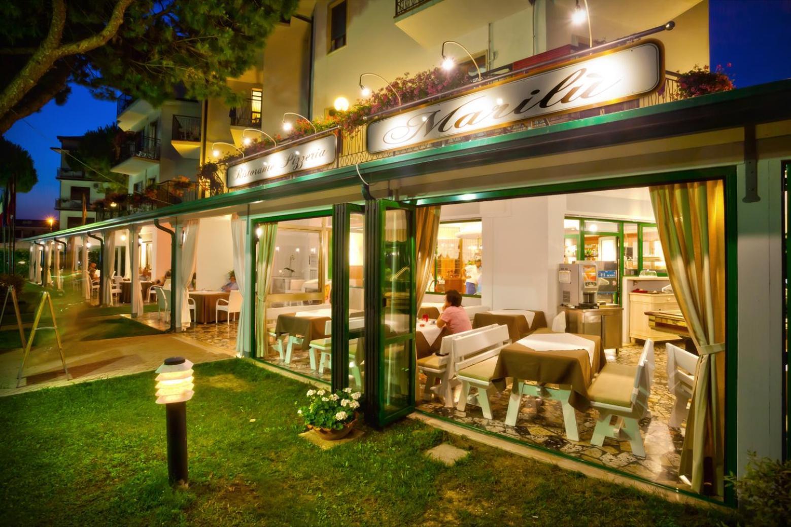Hotel Marilu Eraclea Mare Bagian luar foto
