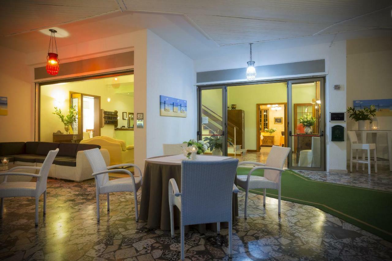 Hotel Marilu Eraclea Mare Bagian luar foto