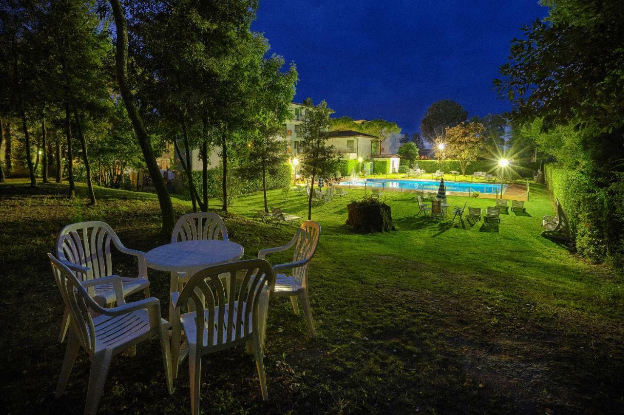 Hotel Marilu Eraclea Mare Bagian luar foto