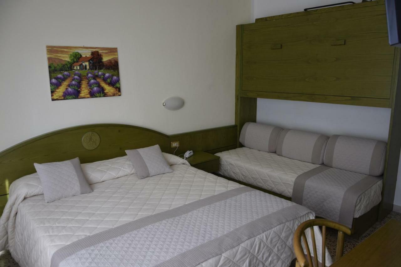 Hotel Marilu Eraclea Mare Bagian luar foto