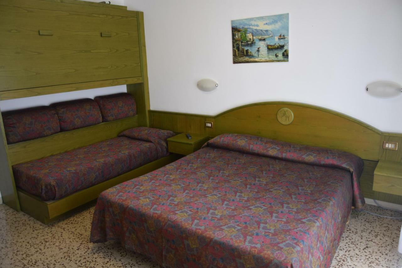 Hotel Marilu Eraclea Mare Bagian luar foto